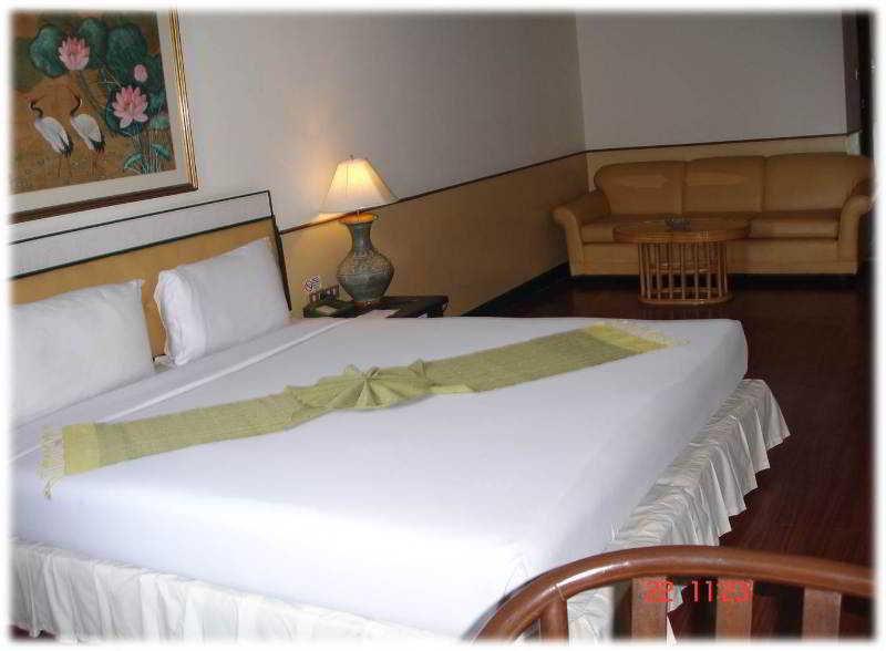 Sena Place Hotel Bangkok Esterno foto